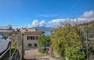 3 Bedroom Gorgeous Apartment In Zoagli