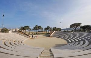 Awesome Apartment In Bormes-Les-Mimosas