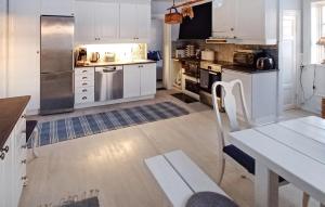 Amazing Home In Vikarbyn With Kitchen