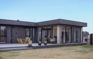 3 Bedroom Lovely Home In Lindesnes - Fjellskår