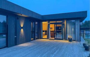 3 Bedroom Lovely Home In Lindesnes