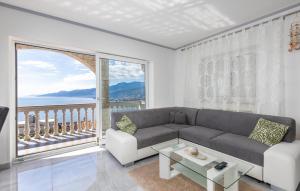 2 Bedroom Lovely Apartment In Rijeka