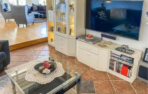 Beautiful Home In Söderköping With Wifi