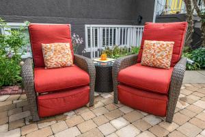 YEG Chic Luxury Accommodation