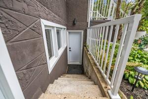 YEG Chic Luxury Accommodation