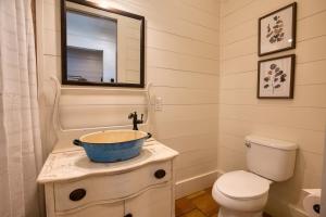 Southern Farm House 4 Br 4 Bath