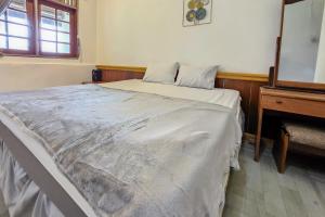 RedDoorz near Pasar Cipanas