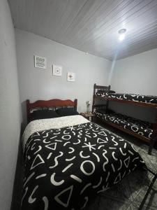 Residencial Casas 1 e 2 quartos Tv Ar Estacionamento Wifi Próximo ao Centro e Paraguai