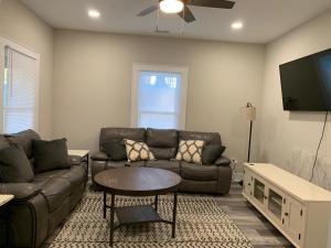 Lincolnton Rail Trail Downtown Family Home - Newly Renovated Walk to Main St and Splash Park