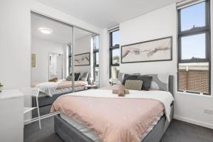 New Modern 2BR 2baths Apt in Homebush Sleeps 6