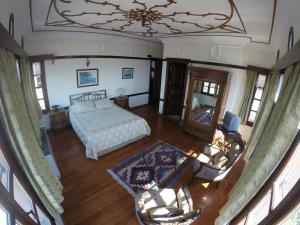 Altın Çeşmeli Konak