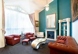 Lynnwood Villa, Netflix, Indoor pool, The Best Melbourne Retreat - Research