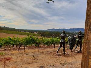 4 Bedroom Holiday House in Winery