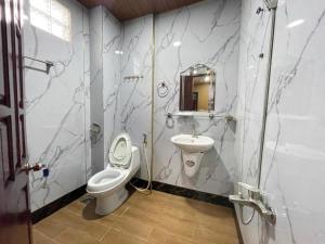 Hoàng Gia Hotel - 1224 CMT8 Bình Dương - by Bay Luxury