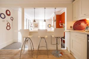 A Royal Residence – Stylish 2 Bedroom in Kensington