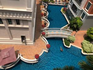 Espana condo by nong tee