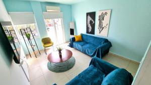 City Center: Your Urban Retreat- 100m to the beach