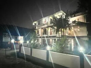 Kombans Misty Valley - Pooppara