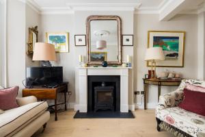 Fabulous 4 bedroom Family Home in Fulham