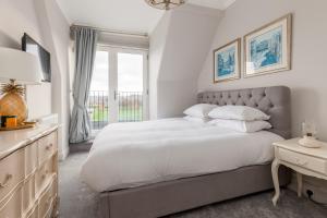 Stylish Victorian Apartments close to the Botanical gardens, Free parking!