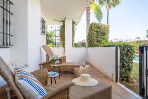 Apartamento con piscina. Los Naranjos de Marbella