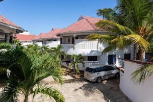 Lux Suites Diani Holiday Villas