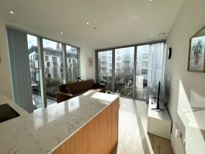 Tower Bridge, London Luxury Flat with Beautiful Garden Views