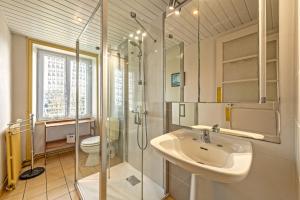 Maisons de vacances Maison 15pers 300m de la plage : photos des chambres