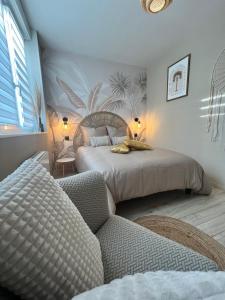 Appartements - Nouveau - Bienvenue a Azelma - Cozy et proche de Naval Group : photos des chambres