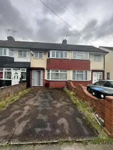 30 min STN or to central London - Enfield Lock