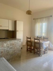 Valledoria Holiday Apartment - Piano Terra con Giardino Privato img8