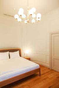 Roze Center Apartments
