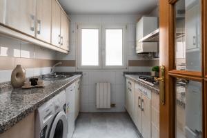 tuGuest Station with Parking