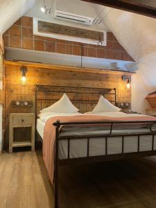 Attic Classic Double Room room in Romantik Hotel U Raka