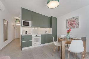 1BDR Seaview Apartment in Costa Adeje