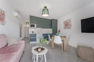 1BDR Seaview Apartment in Costa Adeje