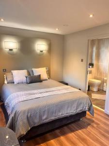 Gleneagles Apartment