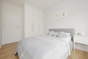 Cosy Apartments with Parking Wilanów by Renters