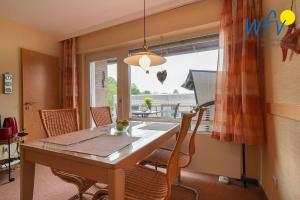 Haus Kiebitz Ferienwohnung "Strandkoerbchen"