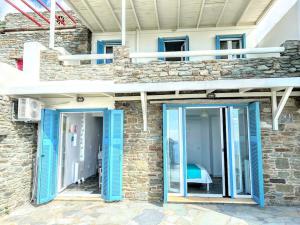 Aggelikis Cycladic Villa by Hostandros