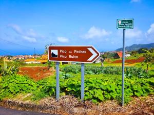 Cozy Santana House Near Pico Ruivo, Perfect Base for Levadas & Hiking Trails