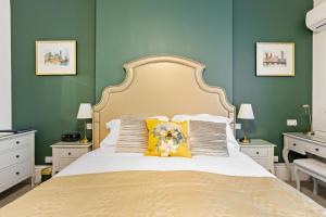 Deluxe Double Room with Shower room in Kingston House