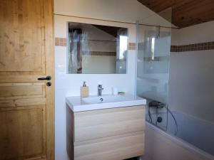 Chalet confort 10 pers, proche pistes, jardin, BBQ, wifi - FR-1-733-142
