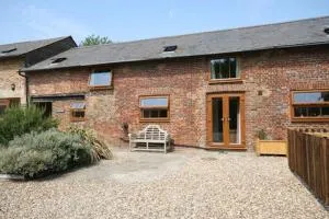 Barnyard Cottage - 莱顿巴泽德