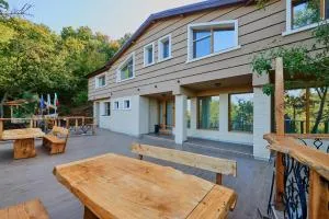 Къща за гости Свети Петър и Павел - Elkhovo