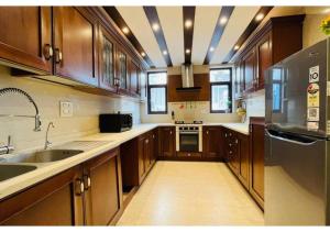 BluO 4BHK Safdarjung Enclave - Lift & Balcony