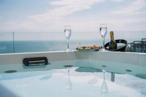 Akrotiri Olympus Luxury Suites - Adults Only