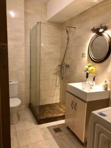 M by the lake Mamaia Summerland