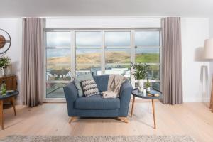 Sandyford, Holywell Bay - Free Parking - Sea Views - Outdoor shower