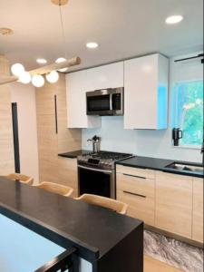 Entire Home near SLC. Family Friendly & King Suite